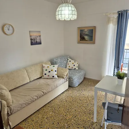 Lucas 6 One Bedroom Flogita
